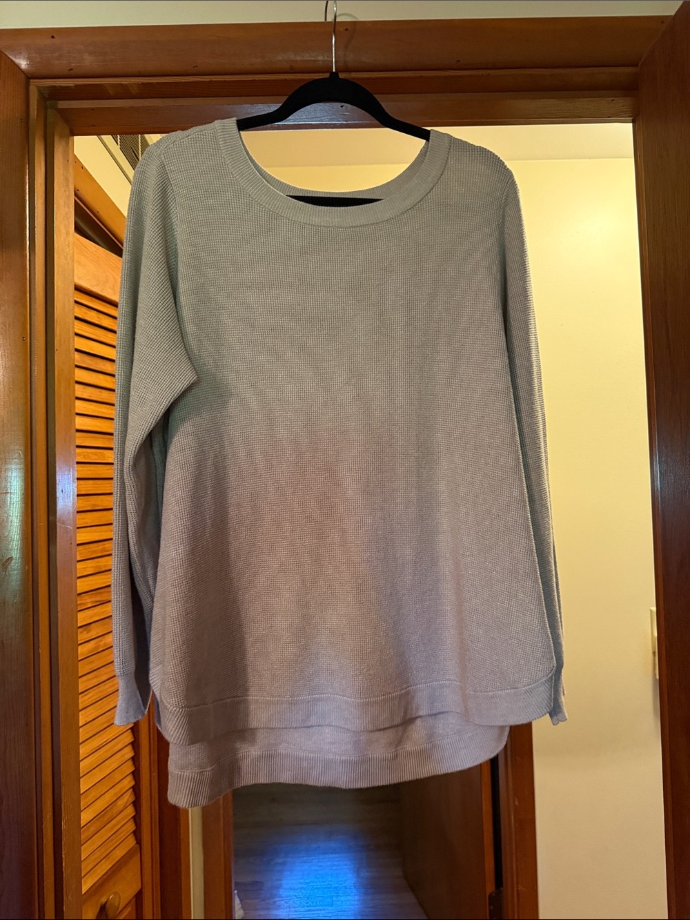 Cyrus Scoopneck Crew Sweater in Light Gray